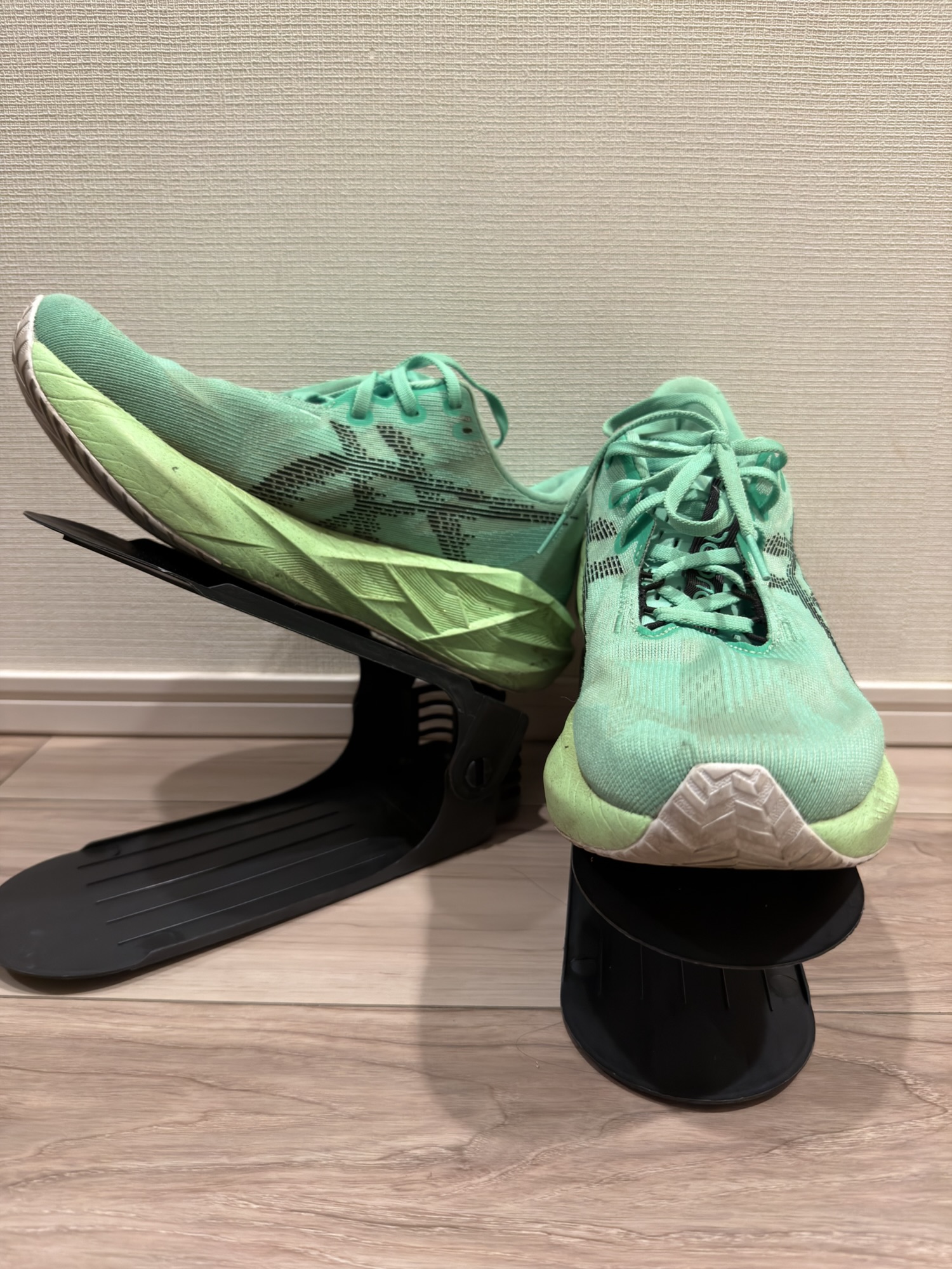 ASICS Novablast 5 ターコイズグリーン